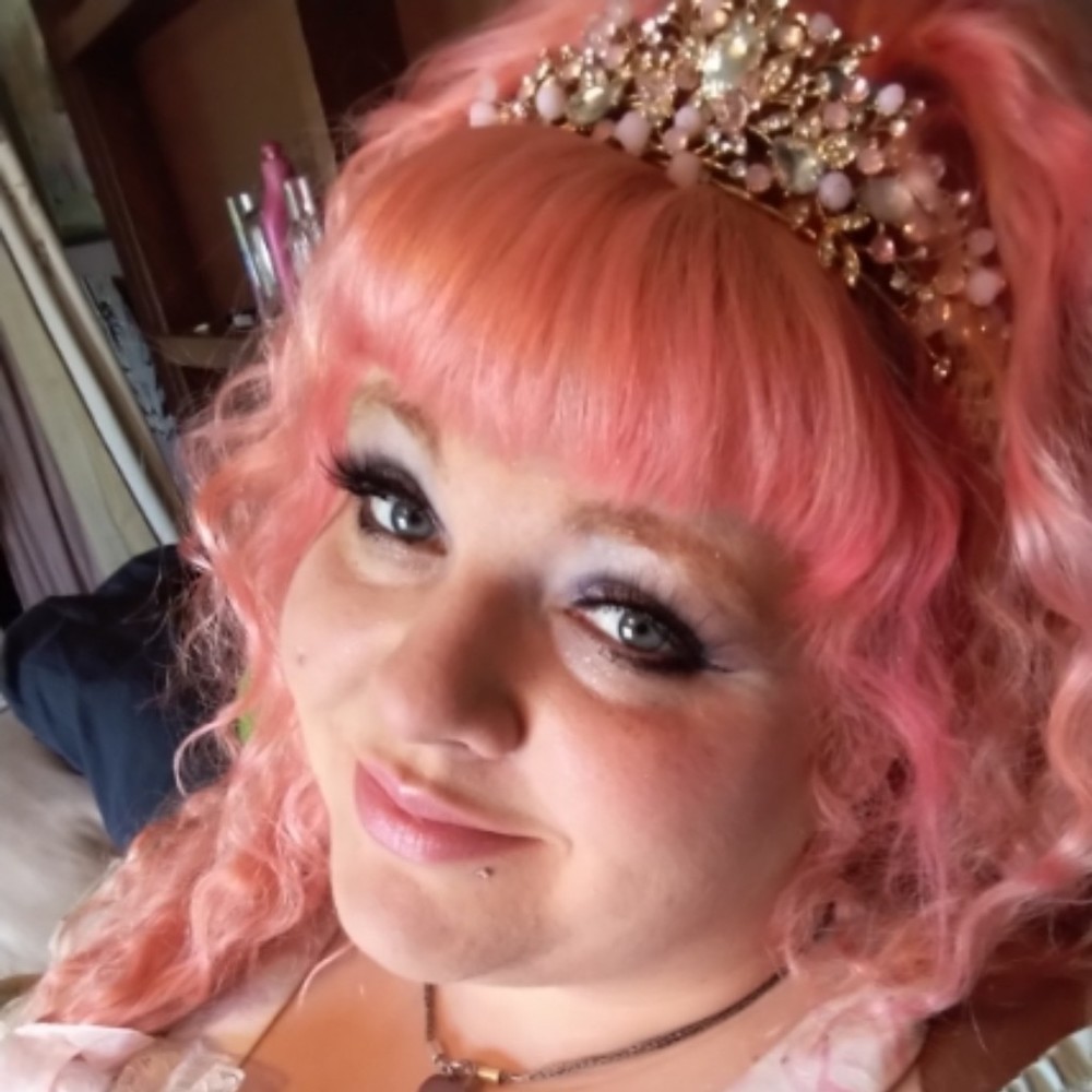 Meet your Posher, Posh